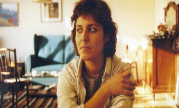 Dünyaya Yaralı Şair Nilgün Marmara